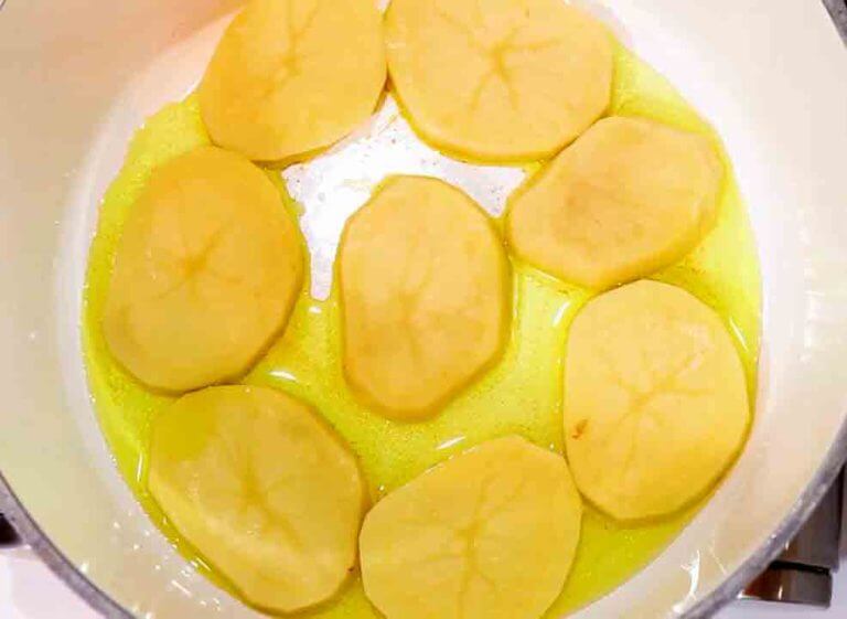 طرز تهیه ماکارونی با گوشت چرخ کرده و ته دیگ سیب زمینی 1 ماکارونی با گوشت چرخ کردهو ته دیگ سیب زمین