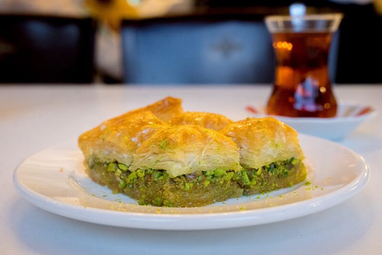 تور غذا در ترکیه | باقلوای ترکیه