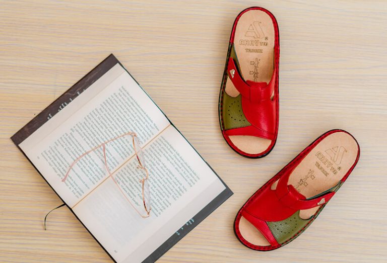 خرید صندل طبی و کفش طبی چرم