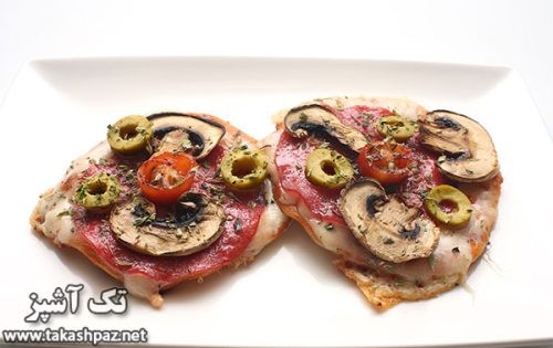 طرز تهیه مینی پیتزا با سالامی - مجله تک آشپز