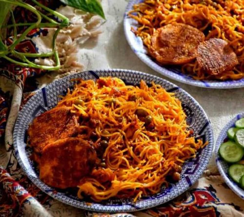 طرز تهیه ماکارونی با گوشت چرخ کرده و ته دیگ سیب زمین